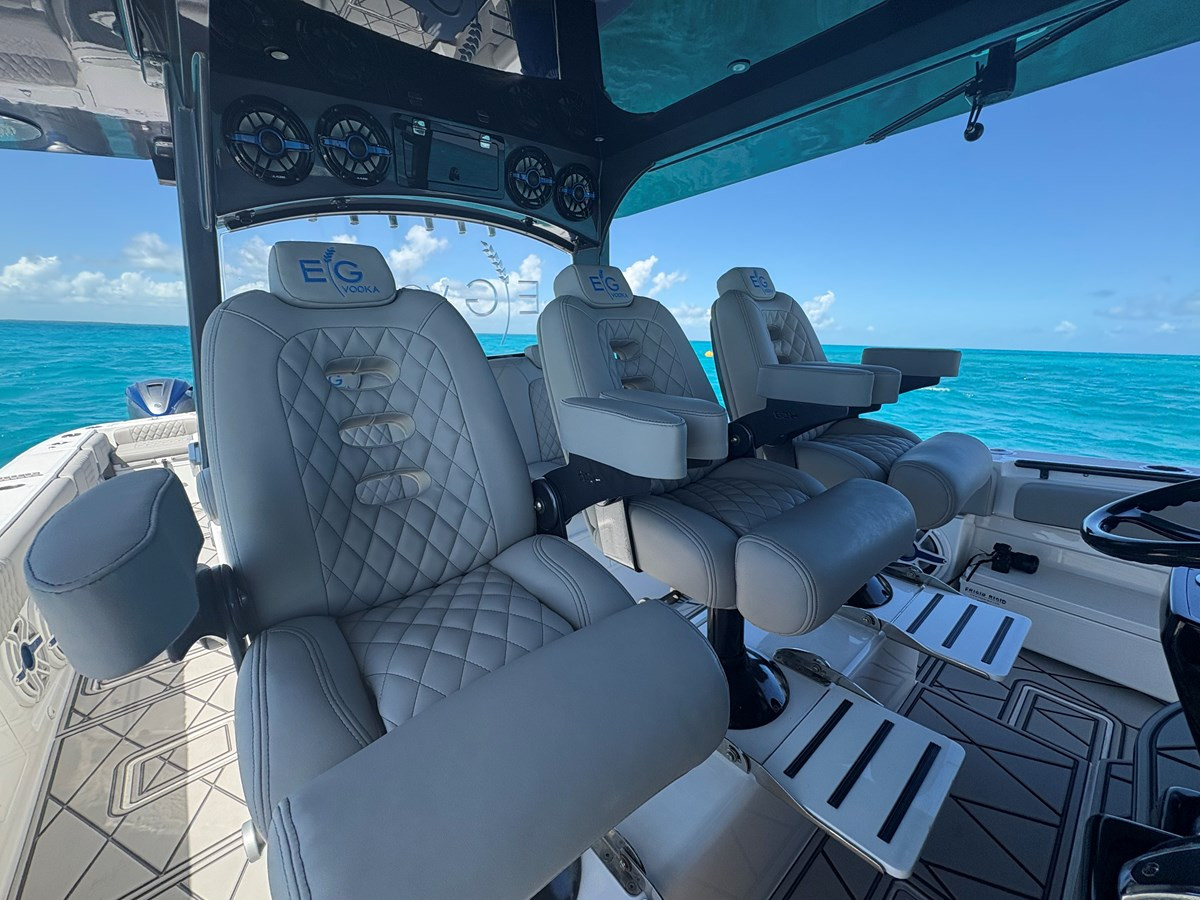 https://arconyachts.ams3.digitaloceanspaces.com/130831/conversions/large_4607134-optimize.jpg