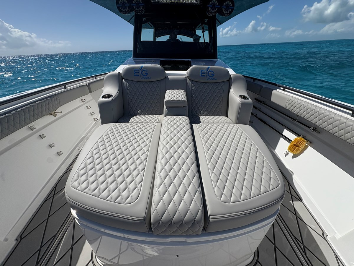 https://arconyachts.ams3.digitaloceanspaces.com/130837/conversions/large_4607136-optimize.jpg