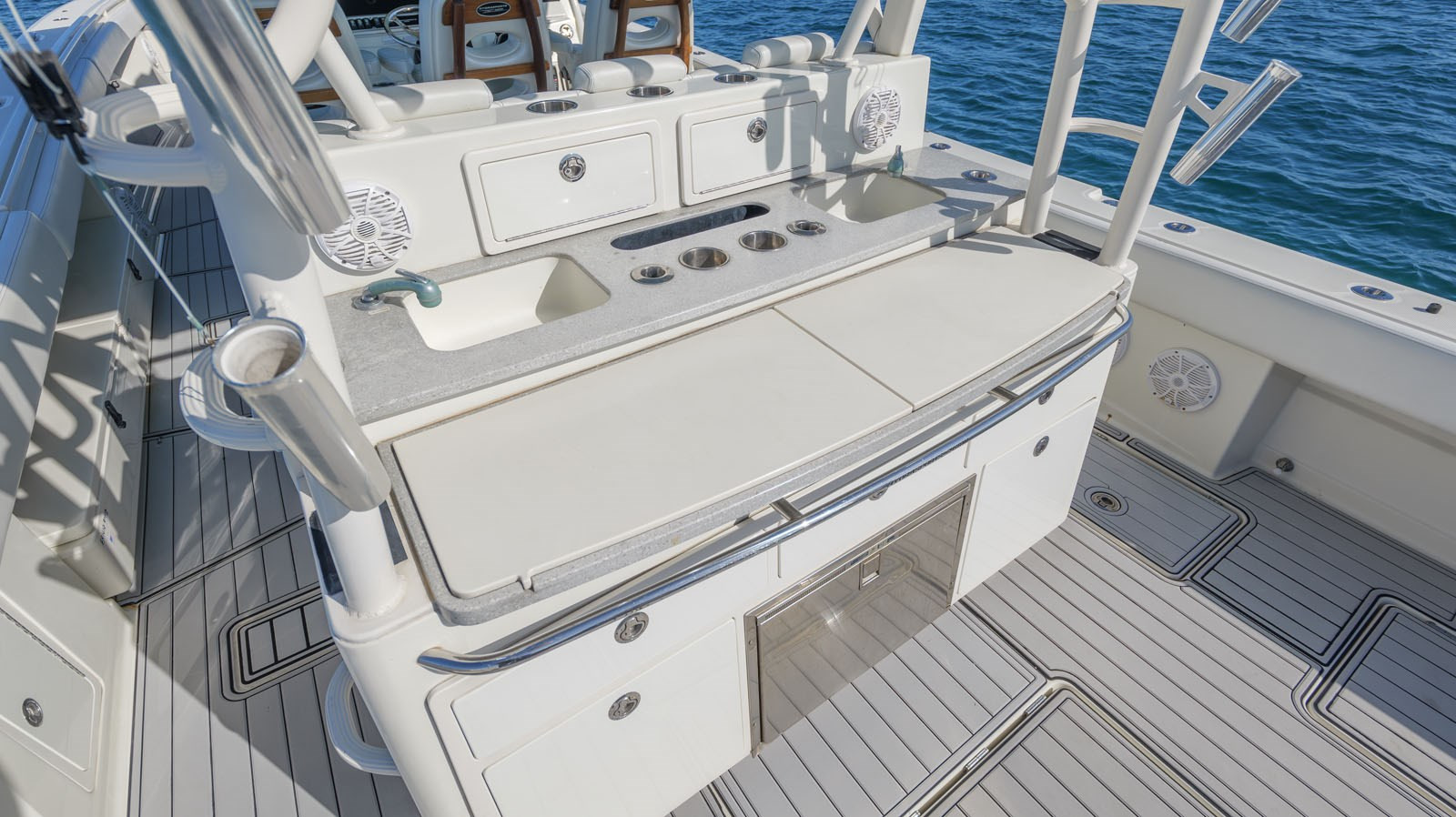 https://arconyachts.ams3.digitaloceanspaces.com/130842/conversions/large_4611953-optimize.jpg