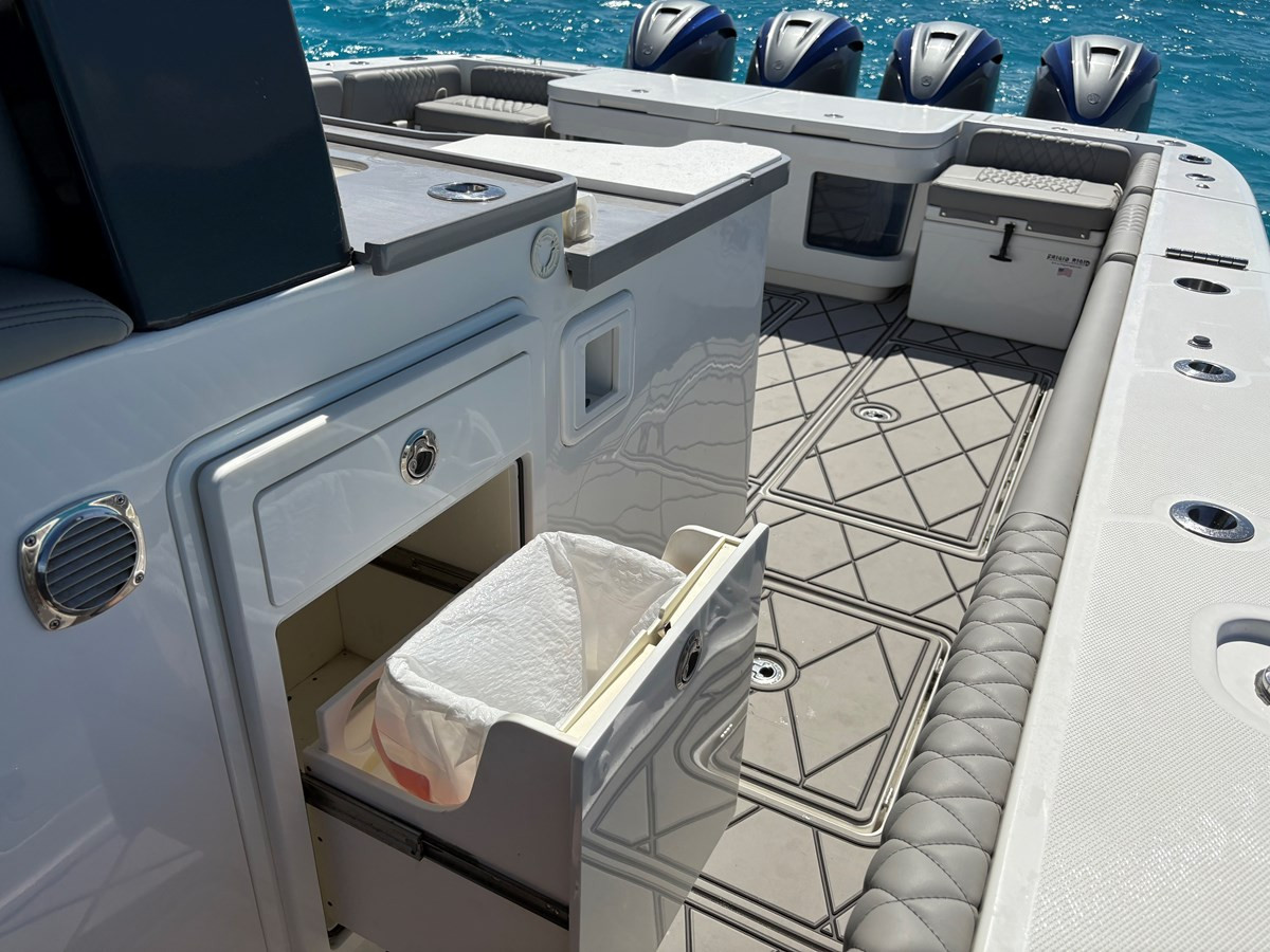 https://arconyachts.ams3.digitaloceanspaces.com/130853/conversions/large_4607141-optimize.jpg
