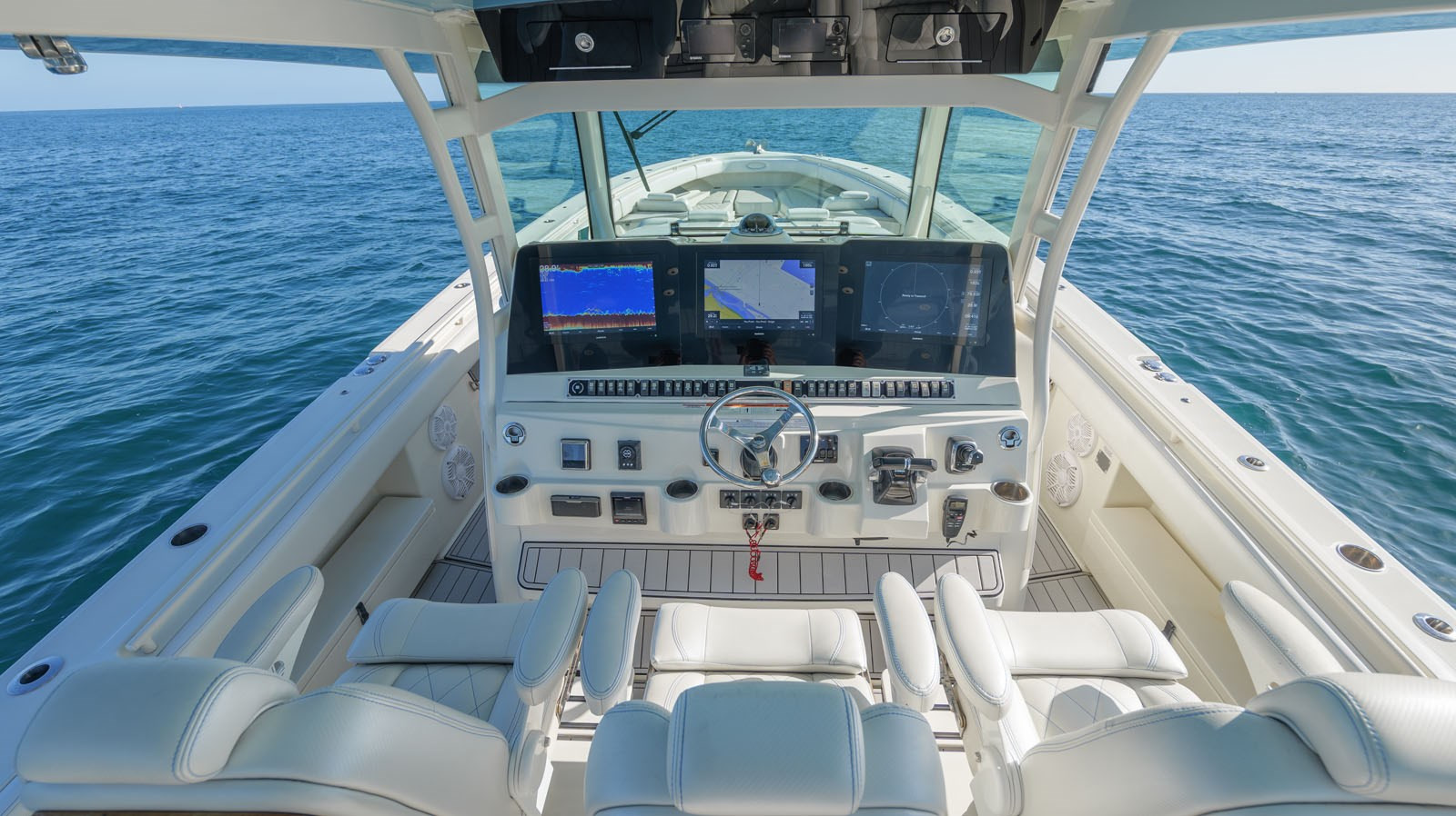 https://arconyachts.ams3.digitaloceanspaces.com/130879/conversions/large_4611988-optimize.jpg