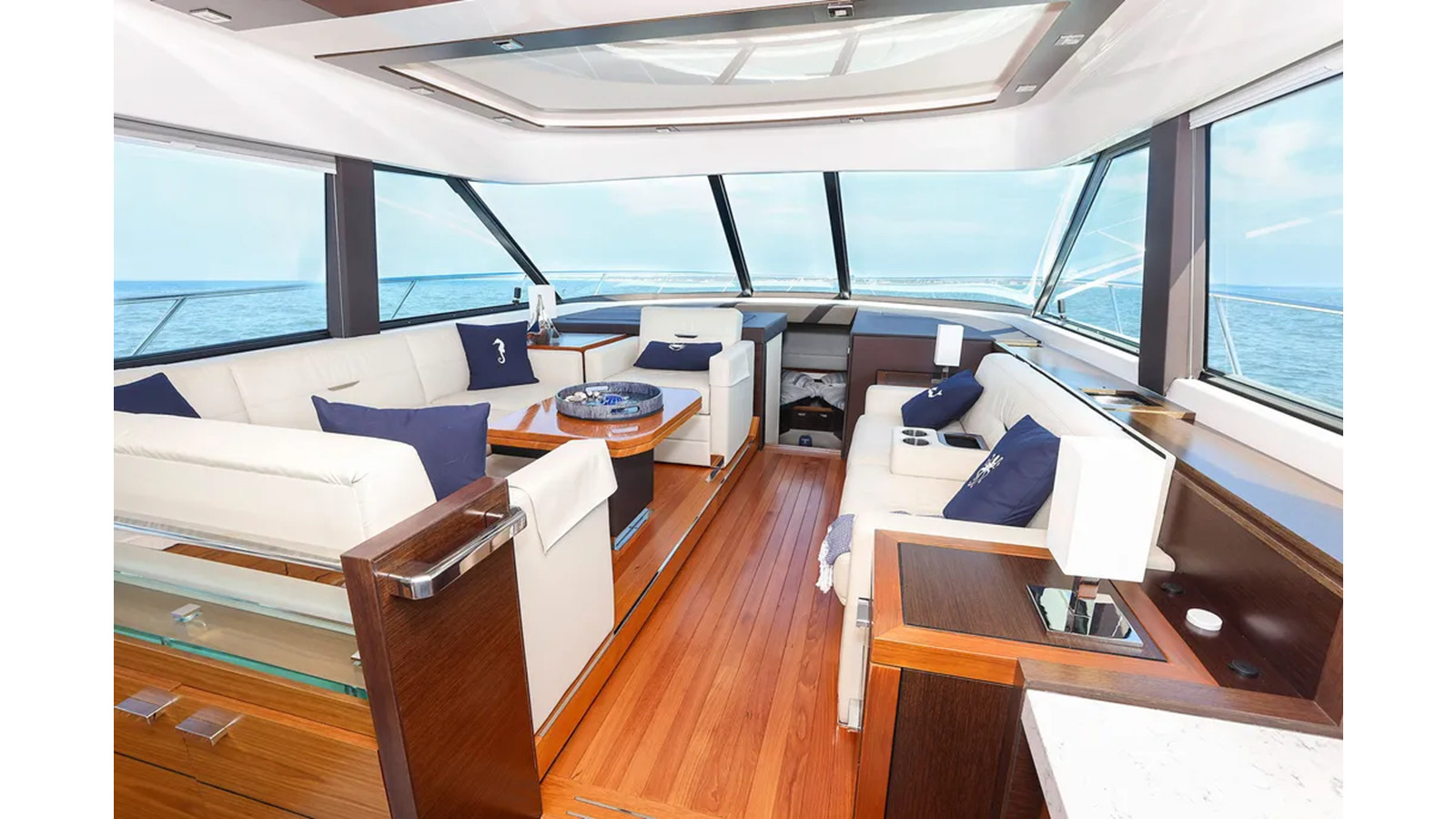 https://arconyachts.ams3.digitaloceanspaces.com/130909/conversions/large_4731830-optimize.jpg