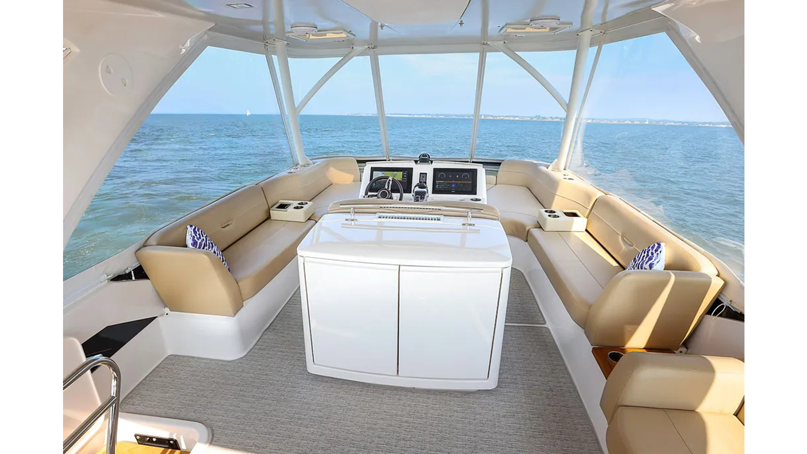 https://arconyachts.ams3.digitaloceanspaces.com/130916/conversions/large_4731832-optimize.jpg