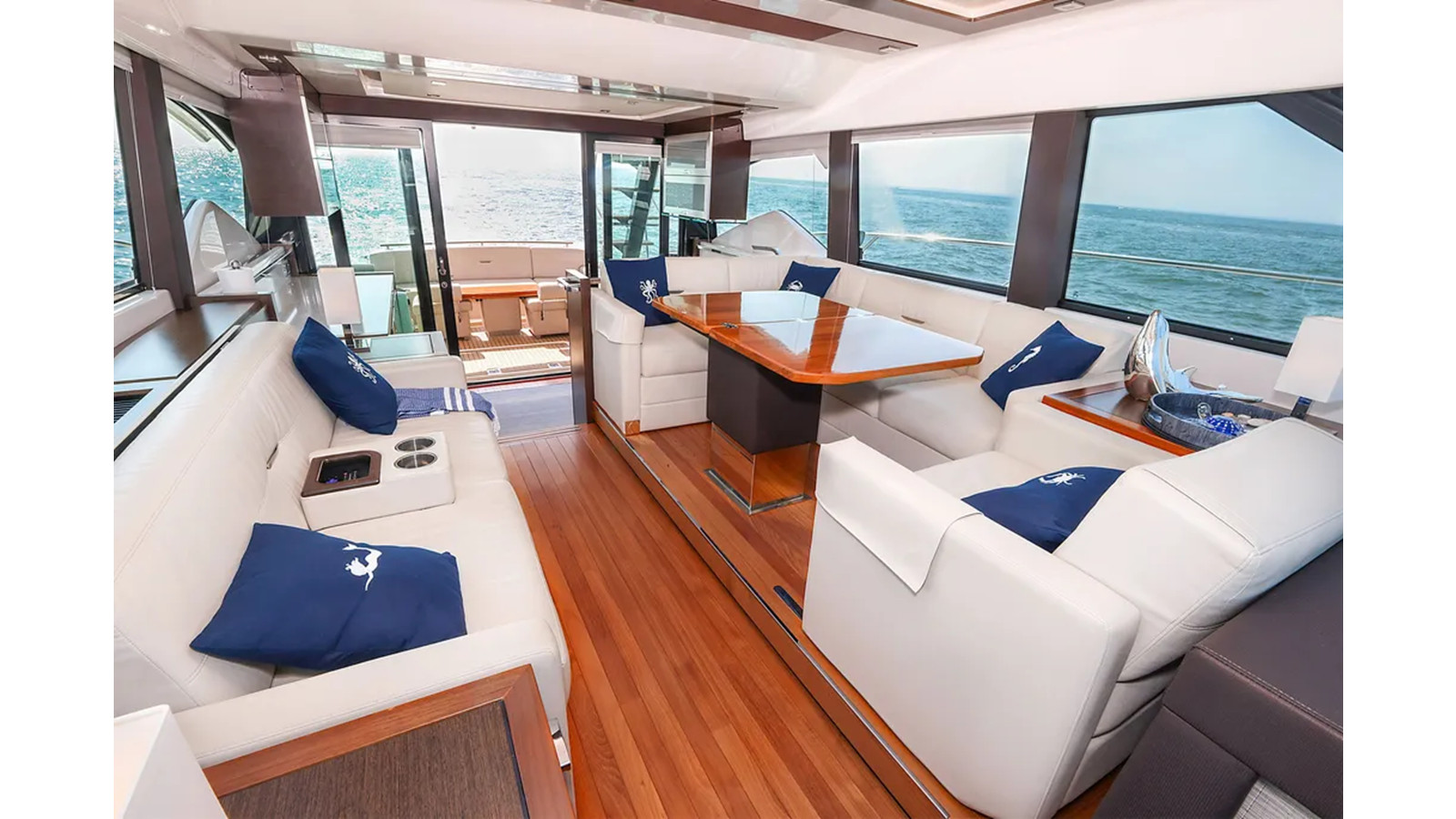 https://arconyachts.ams3.digitaloceanspaces.com/130920/conversions/large_4731833-optimize.jpg