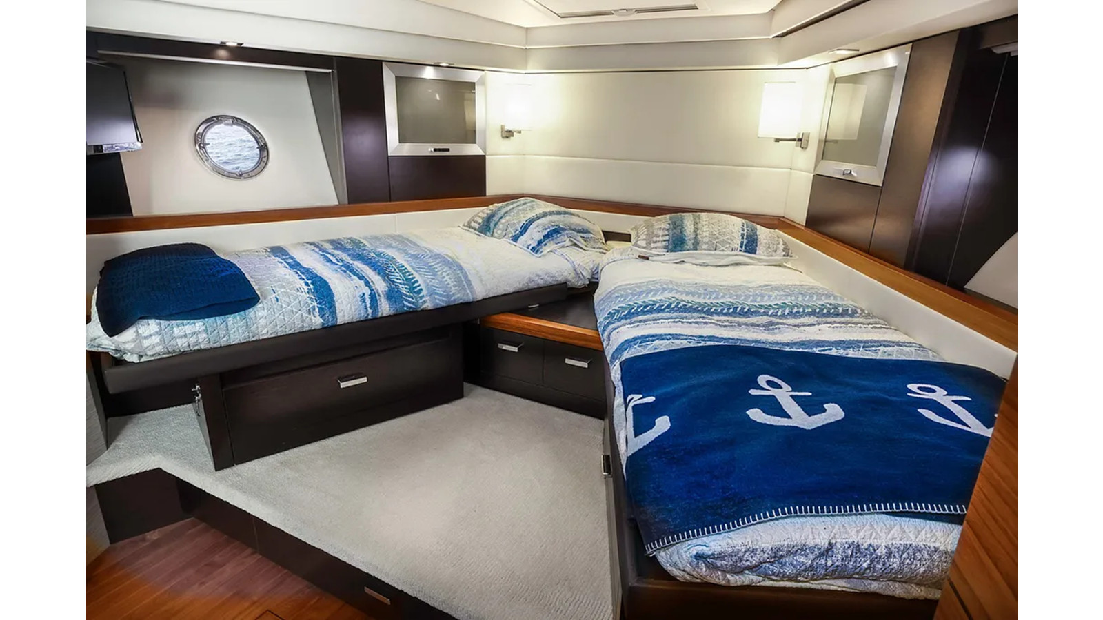 https://arconyachts.ams3.digitaloceanspaces.com/130929/conversions/large_4731836-optimize.jpg
