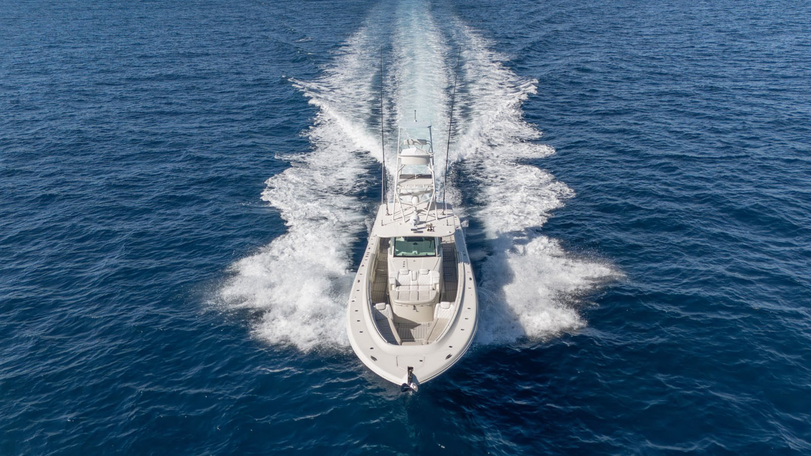 https://arconyachts.ams3.digitaloceanspaces.com/130952/conversions/large_4612017-optimize.jpg