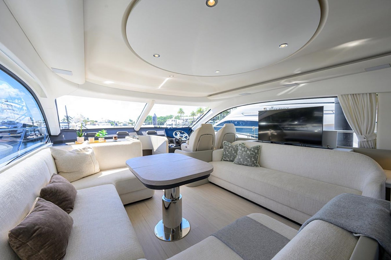 https://arconyachts.ams3.digitaloceanspaces.com/130989/conversions/large_4750839-optimize.jpg