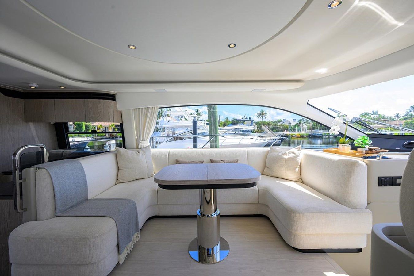 https://arconyachts.ams3.digitaloceanspaces.com/130991/conversions/large_4750840-optimize.jpg