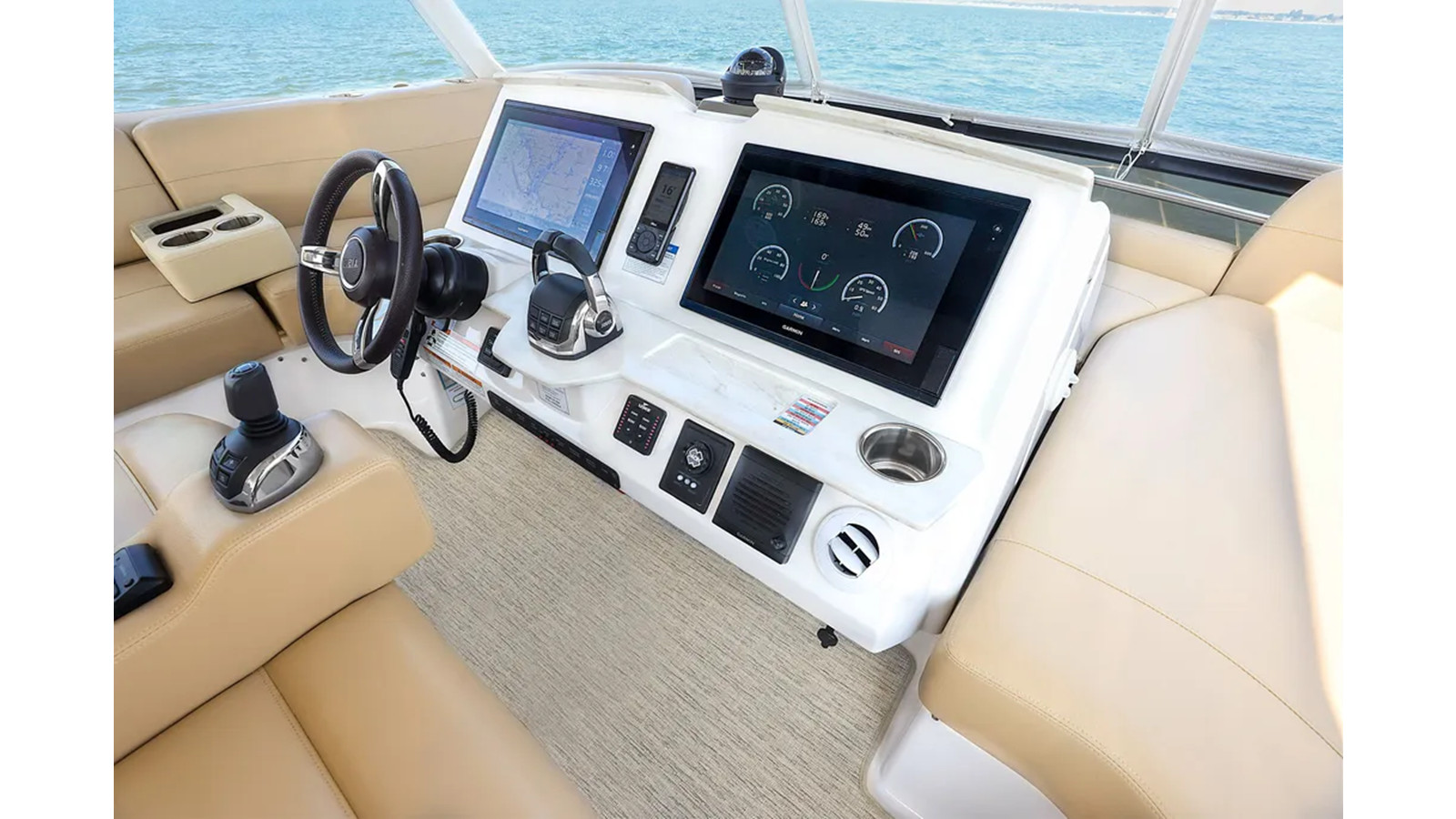 https://arconyachts.ams3.digitaloceanspaces.com/130992/conversions/large_4731857-optimize.jpg