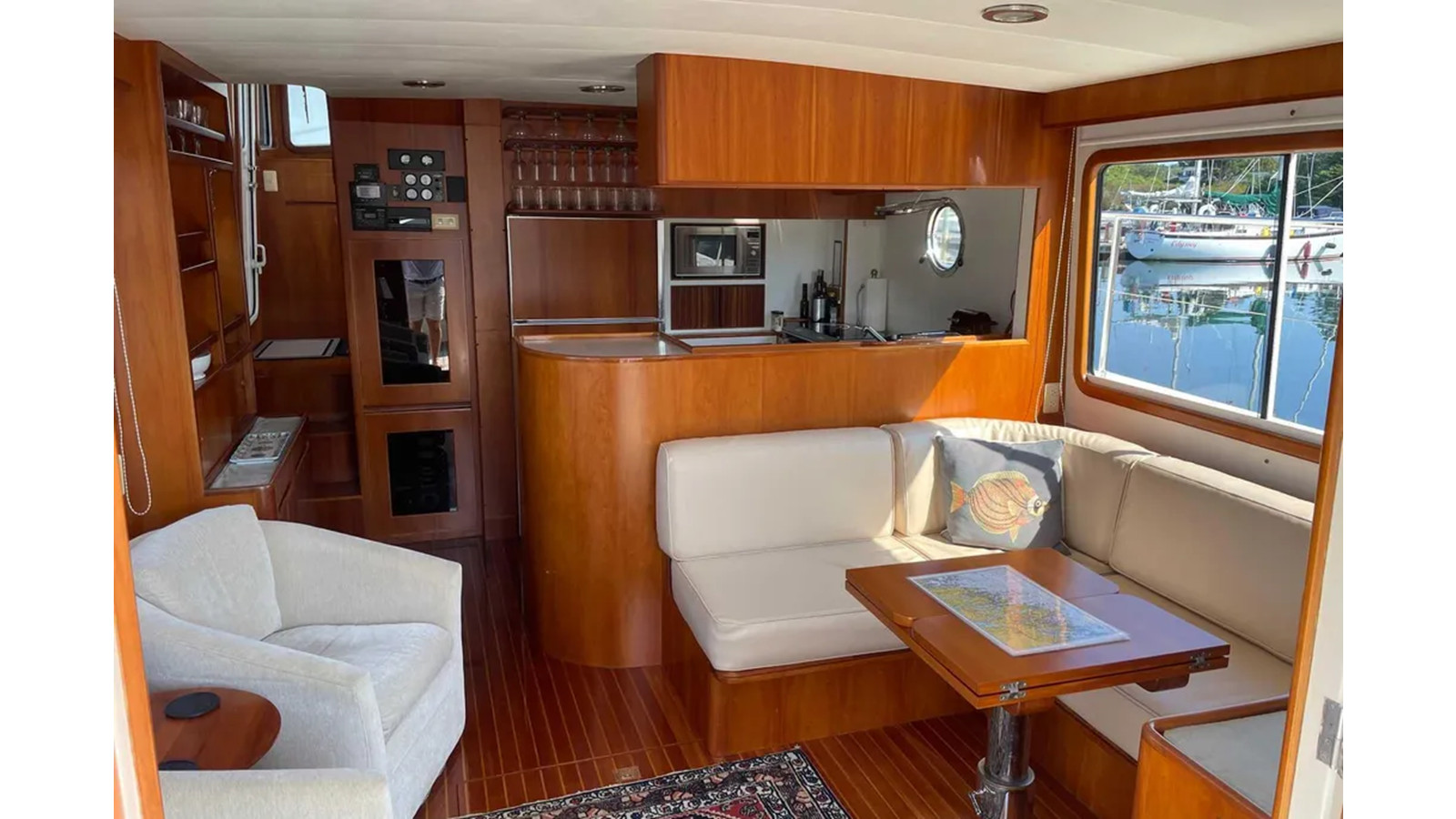https://arconyachts.ams3.digitaloceanspaces.com/131006/conversions/large_4730853-optimize.jpg