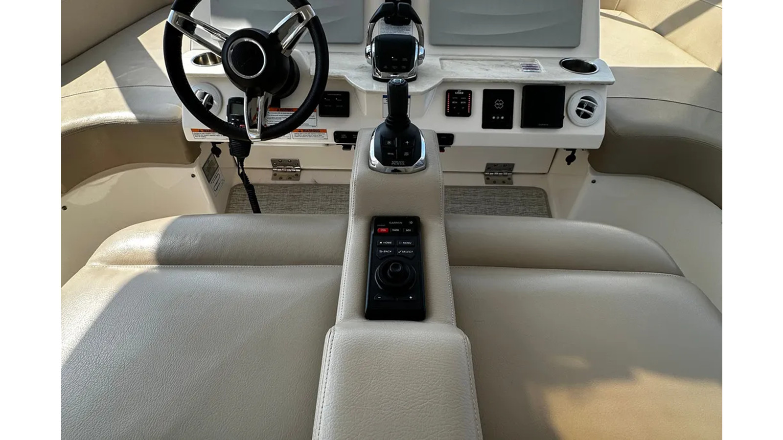 https://arconyachts.ams3.digitaloceanspaces.com/131007/conversions/large_4731862-optimize.jpg