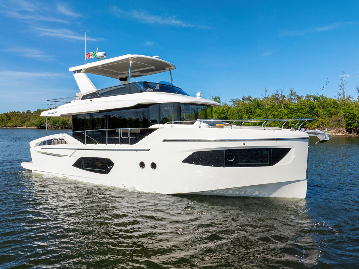 https://arconyachts.ams3.digitaloceanspaces.com/131115/conversions/large_4839520-optimize.jpg