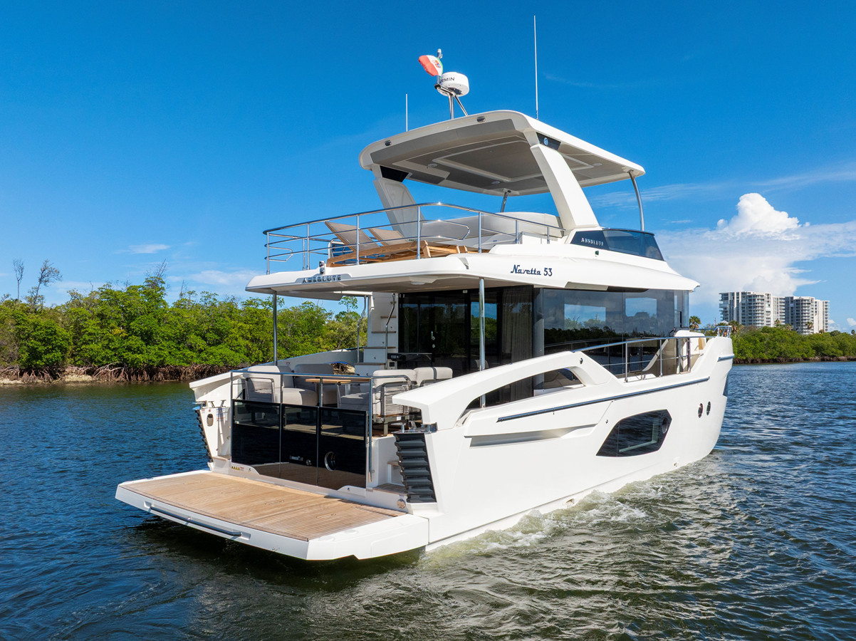 https://arconyachts.ams3.digitaloceanspaces.com/131140/conversions/large_4839543-optimize.jpg