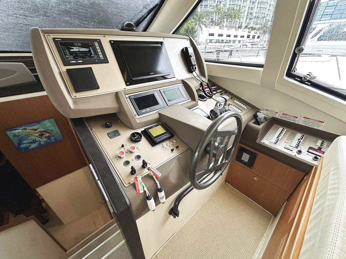 https://arconyachts.ams3.digitaloceanspaces.com/131165/conversions/large_4843980-optimize.jpg