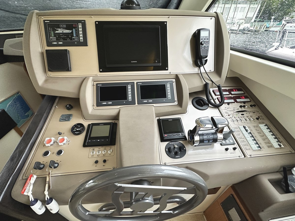 https://arconyachts.ams3.digitaloceanspaces.com/131168/conversions/large_4843981-optimize.jpg