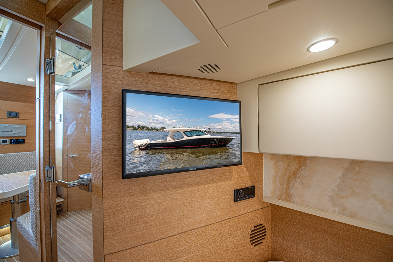 https://arconyachts.ams3.digitaloceanspaces.com/131184/conversions/large_4773117-optimize.jpg