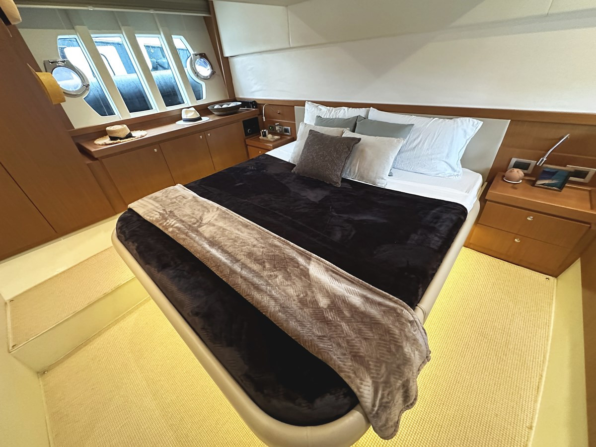 https://arconyachts.ams3.digitaloceanspaces.com/131191/conversions/large_4843989-optimize.jpg