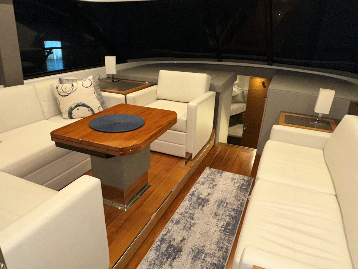 https://arconyachts.ams3.digitaloceanspaces.com/131203/conversions/large_4850369-optimize.jpg