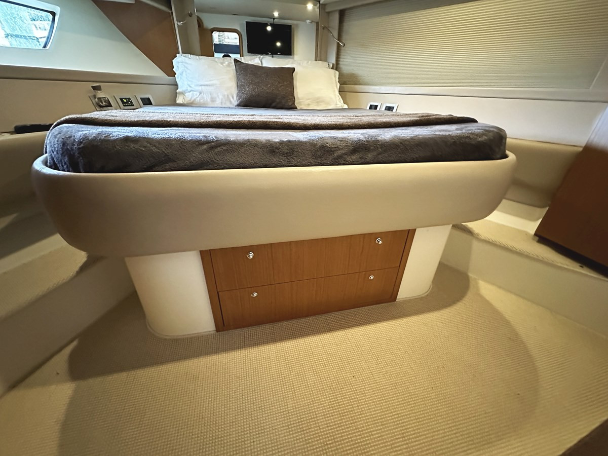 https://arconyachts.ams3.digitaloceanspaces.com/131210/conversions/large_4843997-optimize.jpg
