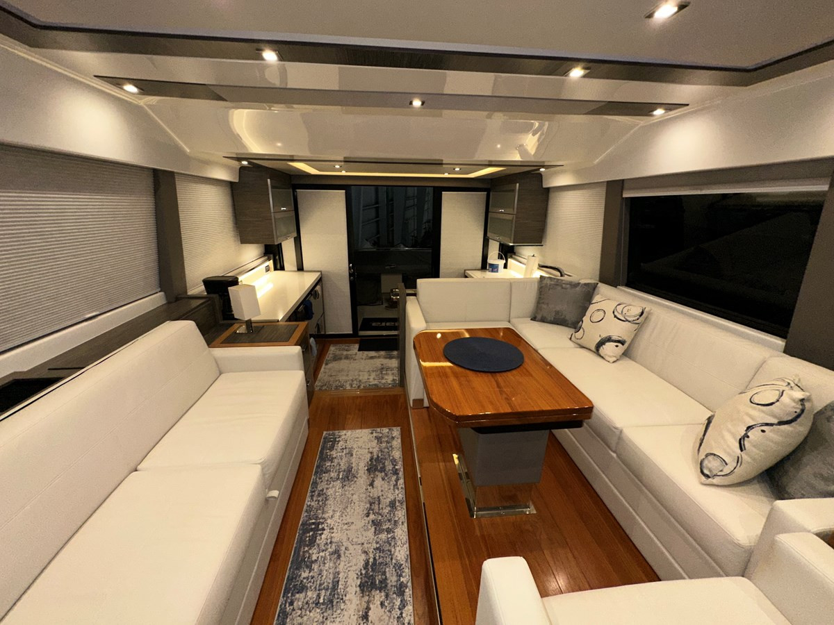 https://arconyachts.ams3.digitaloceanspaces.com/131214/conversions/large_4850373-optimize.jpg