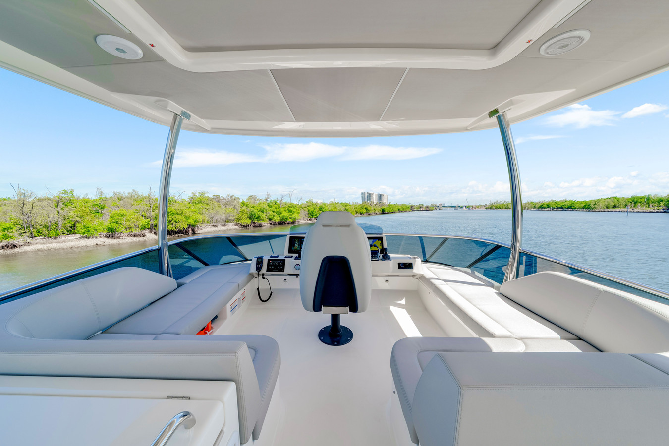 https://arconyachts.ams3.digitaloceanspaces.com/131277/conversions/large_4839670-optimize.jpg