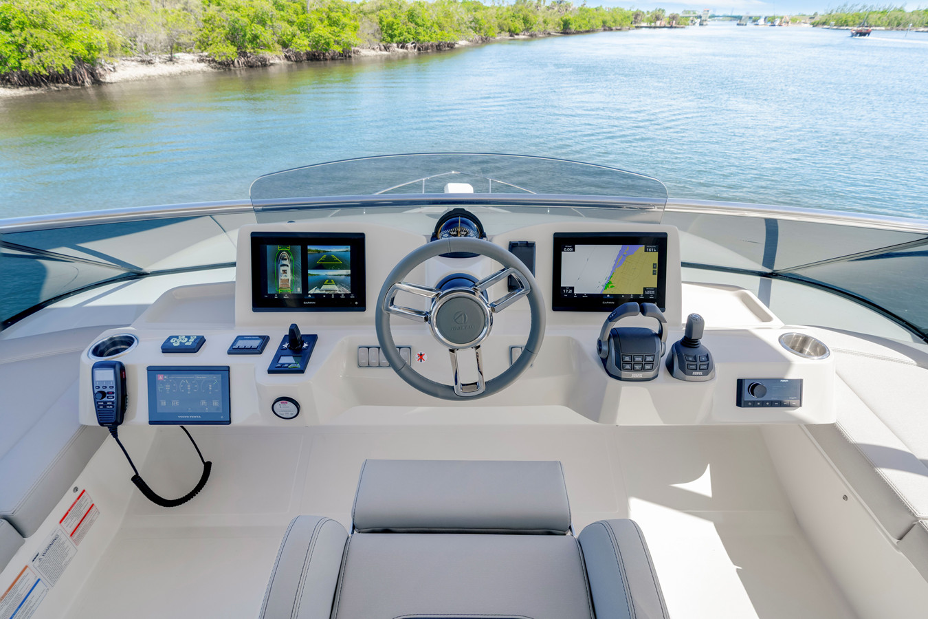 https://arconyachts.ams3.digitaloceanspaces.com/131290/conversions/large_4839696-optimize.jpg