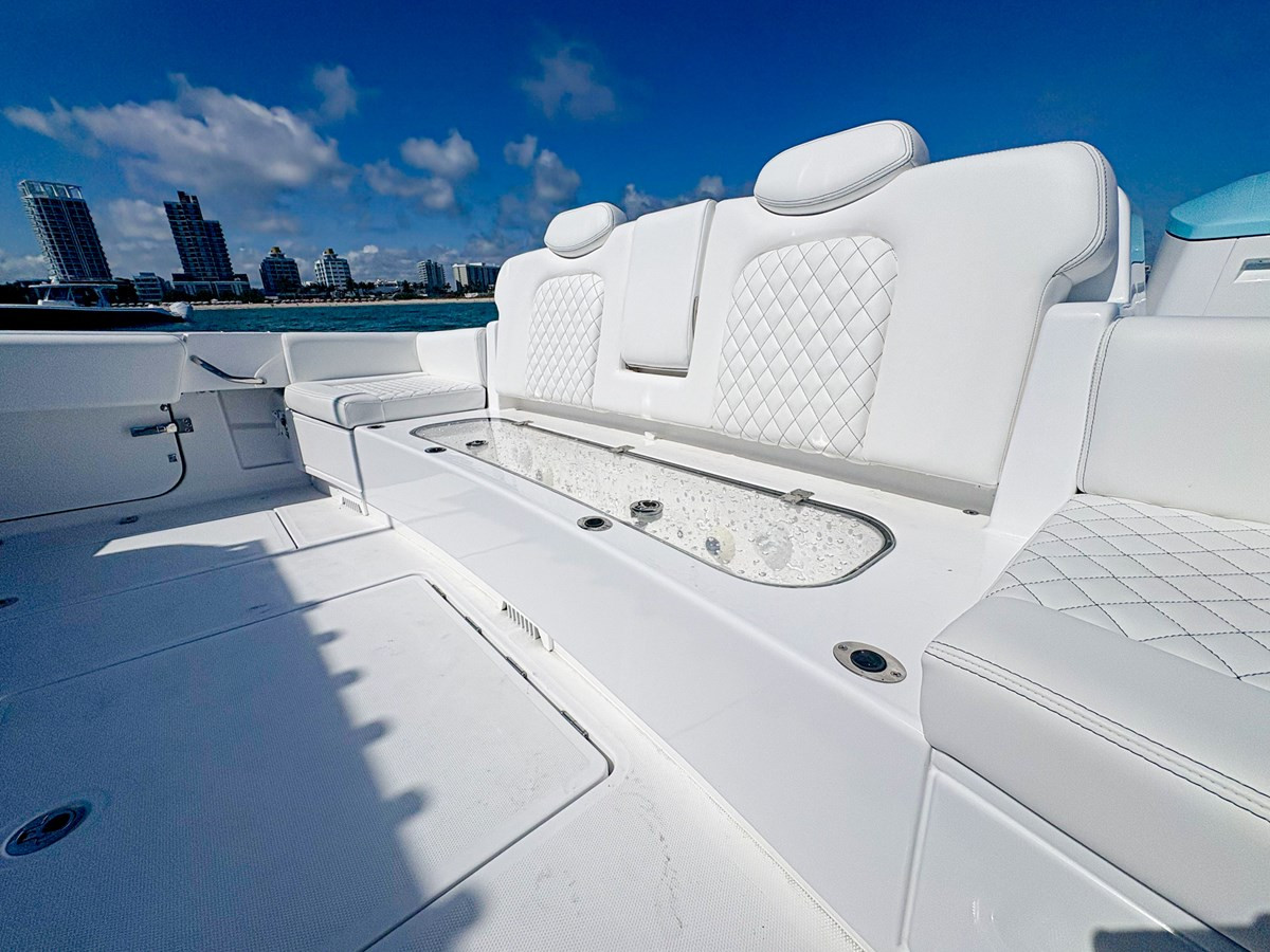 https://arconyachts.ams3.digitaloceanspaces.com/131342/conversions/large_4584746-optimize.jpg