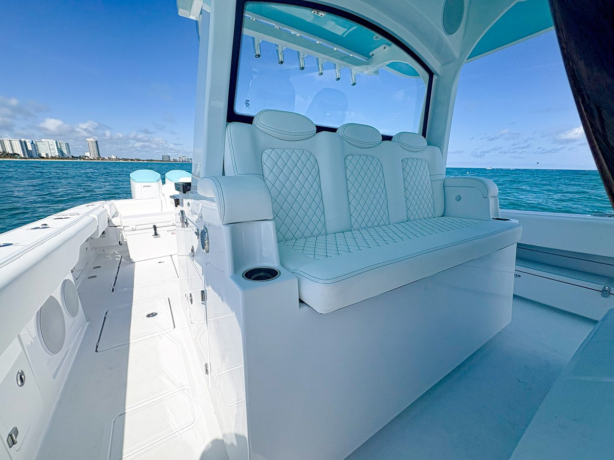 https://arconyachts.ams3.digitaloceanspaces.com/131360/conversions/large_4584796-optimize.jpg