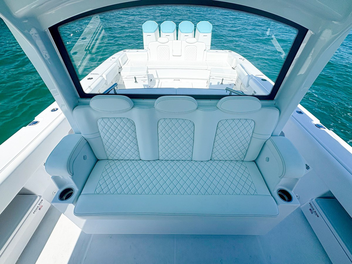 https://arconyachts.ams3.digitaloceanspaces.com/131363/conversions/large_4584749-optimize.jpg