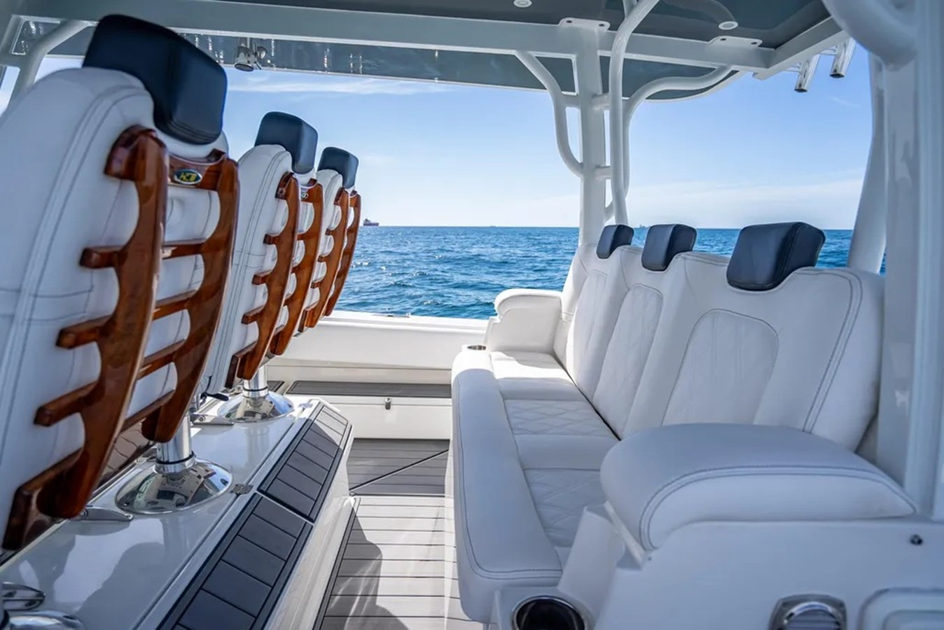https://arconyachts.ams3.digitaloceanspaces.com/131383/conversions/large_4657541-optimize.jpg