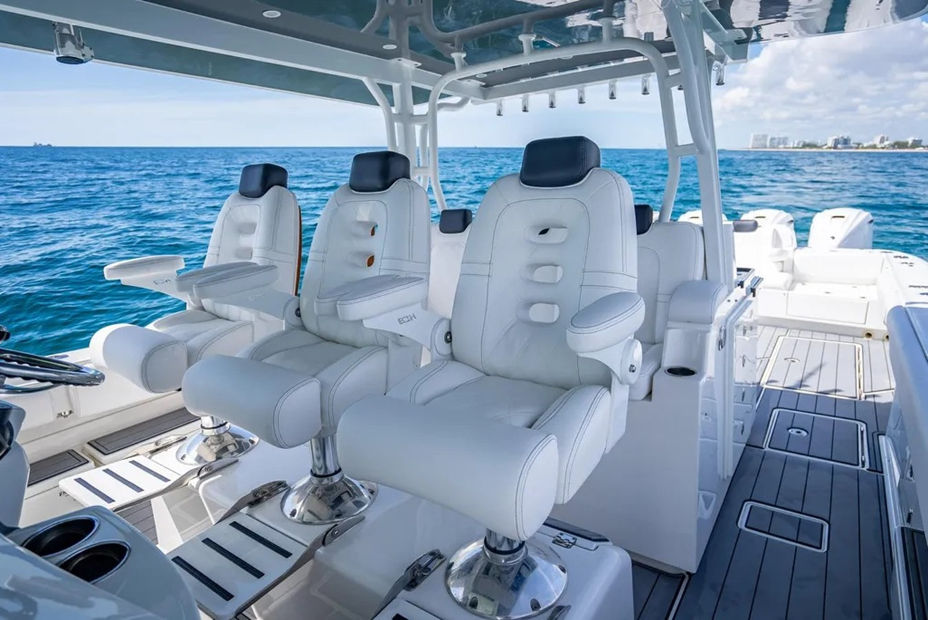 https://arconyachts.ams3.digitaloceanspaces.com/131389/conversions/large_4657543-optimize.jpg