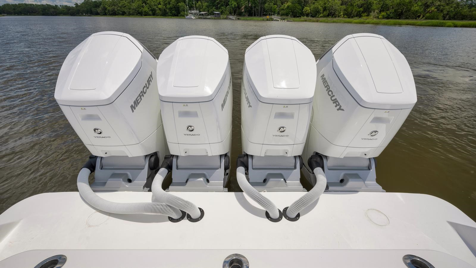 https://arconyachts.ams3.digitaloceanspaces.com/131401/conversions/large_4267571-optimize.jpg