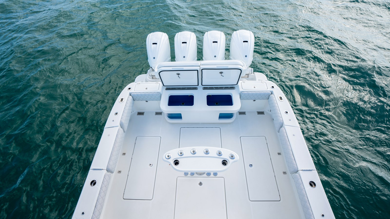 https://arconyachts.ams3.digitaloceanspaces.com/131429/conversions/large_4761819-optimize.jpg