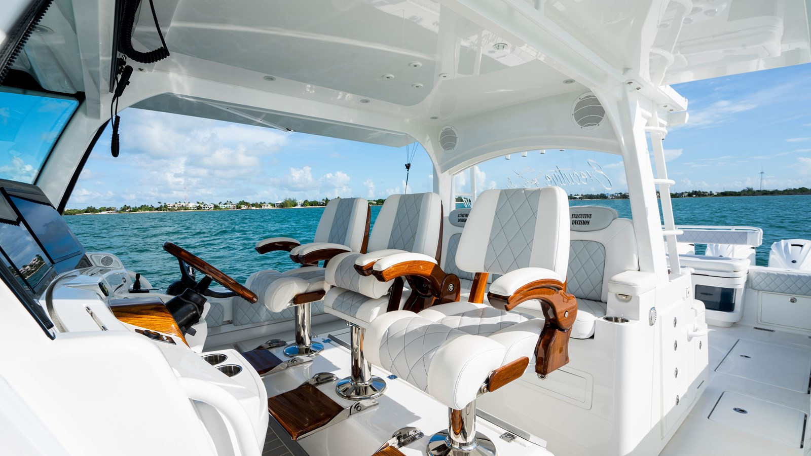 https://arconyachts.ams3.digitaloceanspaces.com/131442/conversions/large_4761826-optimize.jpg