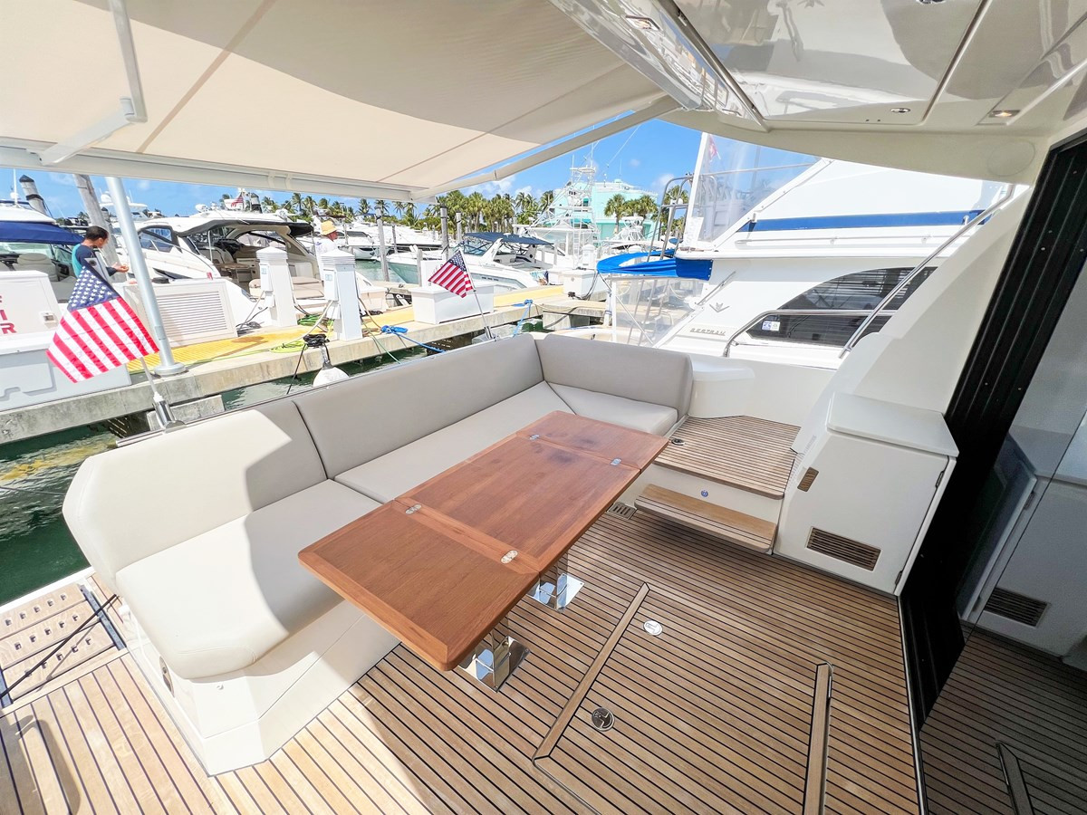 https://arconyachts.ams3.digitaloceanspaces.com/131452/conversions/large_4683816-optimize.jpg
