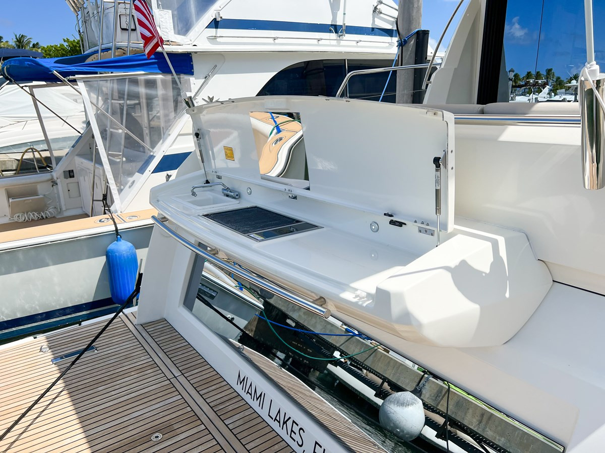 https://arconyachts.ams3.digitaloceanspaces.com/131455/conversions/large_4683819-optimize.jpg