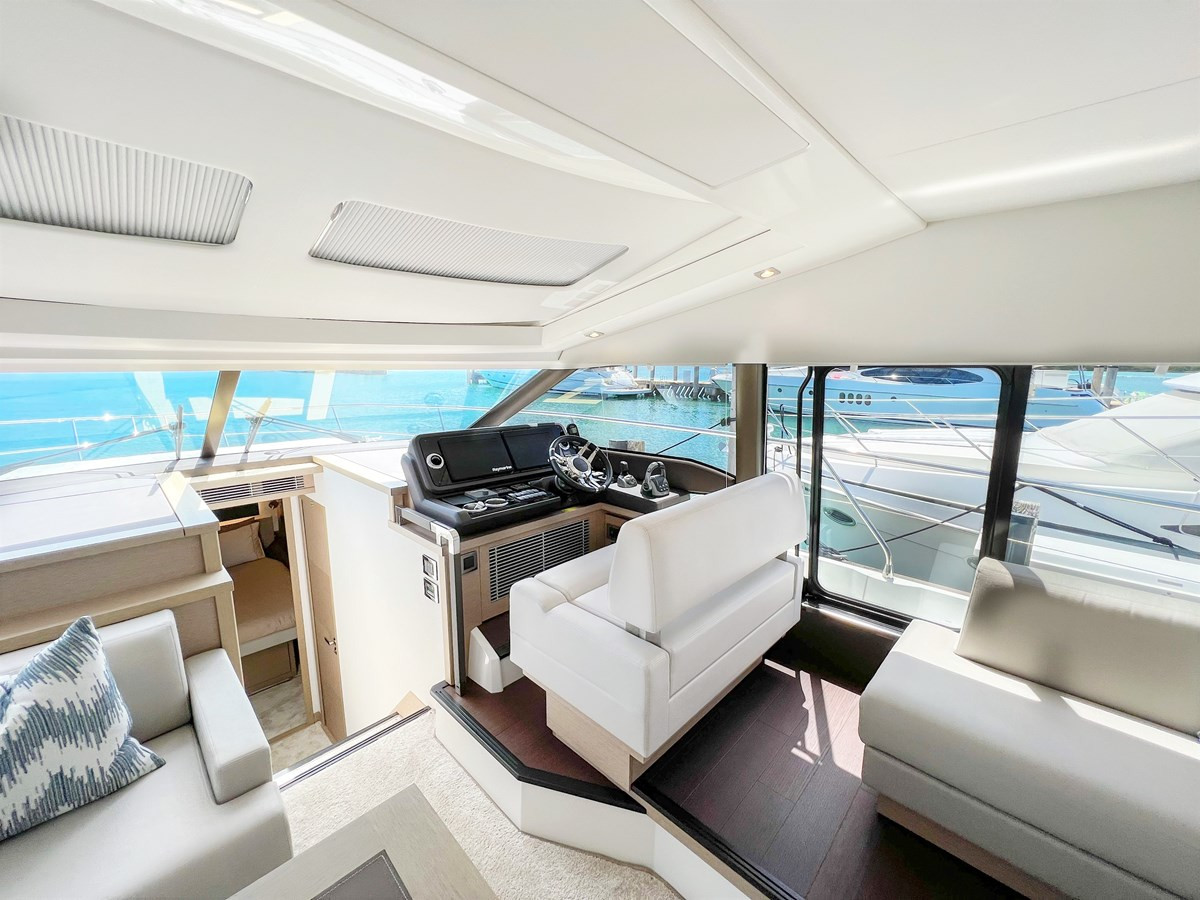 https://arconyachts.ams3.digitaloceanspaces.com/131462/conversions/large_4683823-optimize.jpg