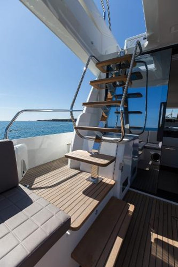 https://arconyachts.ams3.digitaloceanspaces.com/131504/conversions/large_4594766-optimize.jpg