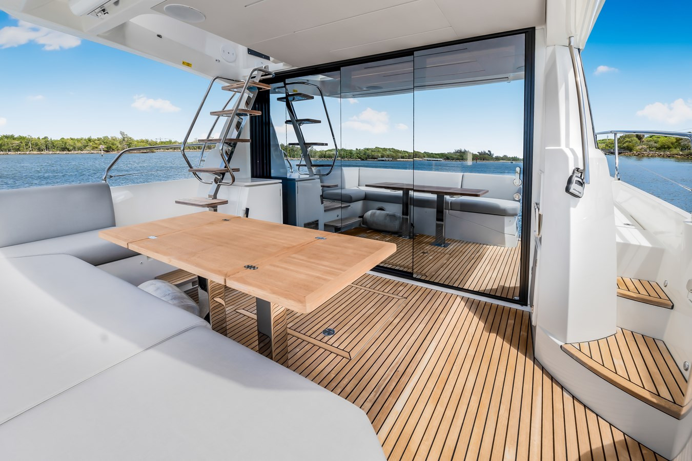 https://arconyachts.ams3.digitaloceanspaces.com/131533/conversions/large_4651361-optimize.jpg