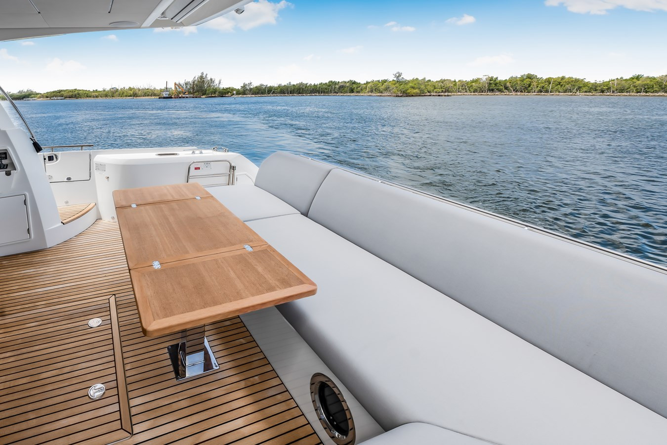 https://arconyachts.ams3.digitaloceanspaces.com/131539/conversions/large_4651360-optimize.jpg