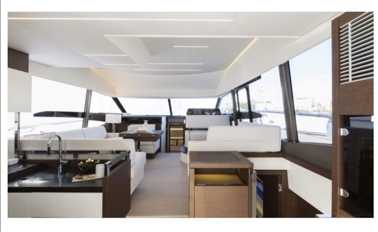 https://arconyachts.ams3.digitaloceanspaces.com/131610/conversions/large_3785061-optimize.jpg