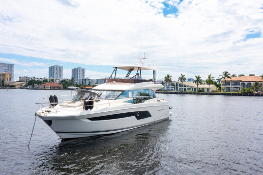 2020 PRESTIGE 520 FLY