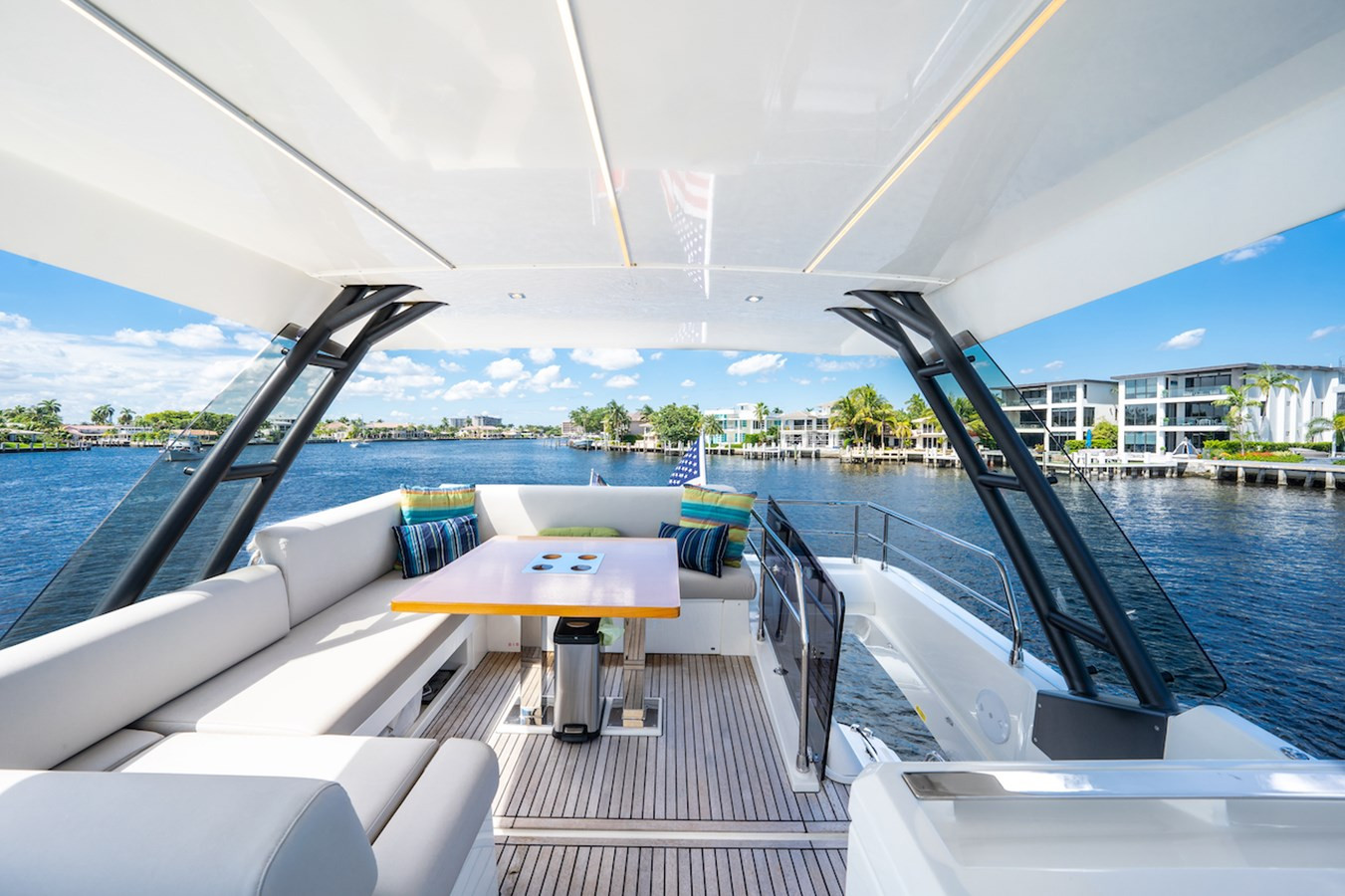 https://arconyachts.ams3.digitaloceanspaces.com/131685/conversions/large_4669831-optimize.jpg