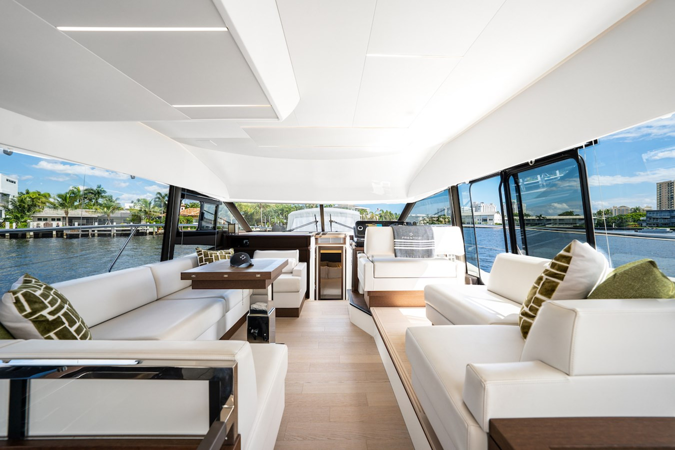 https://arconyachts.ams3.digitaloceanspaces.com/131691/conversions/large_4669846-optimize.jpg