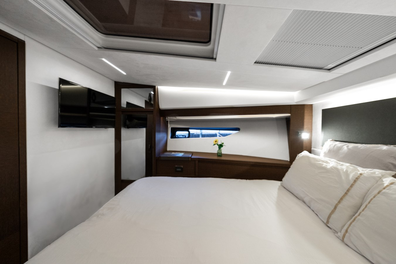 https://arconyachts.ams3.digitaloceanspaces.com/131709/conversions/large_4669849-optimize.jpg