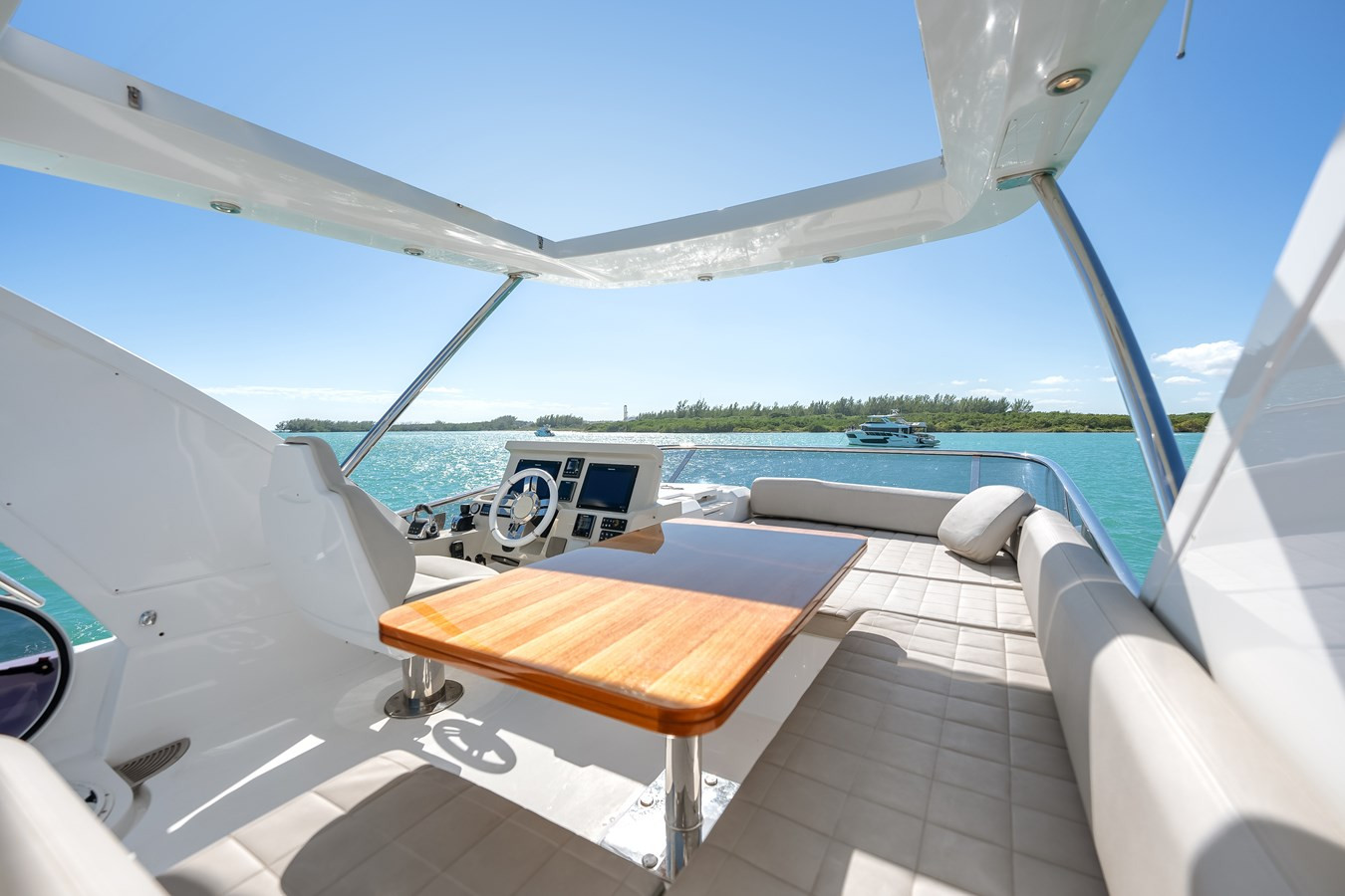 https://arconyachts.ams3.digitaloceanspaces.com/131724/conversions/large_4070515-optimize.jpg