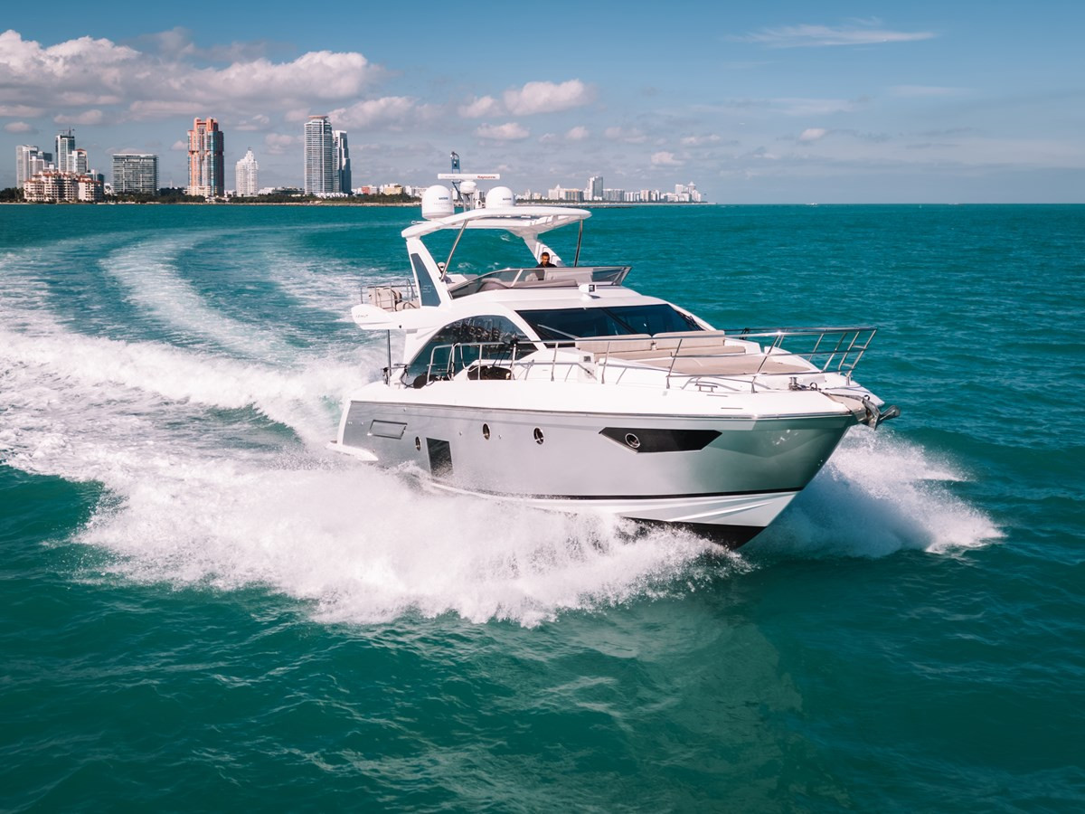 https://arconyachts.ams3.digitaloceanspaces.com/131739/conversions/large_4070519-optimize.jpg