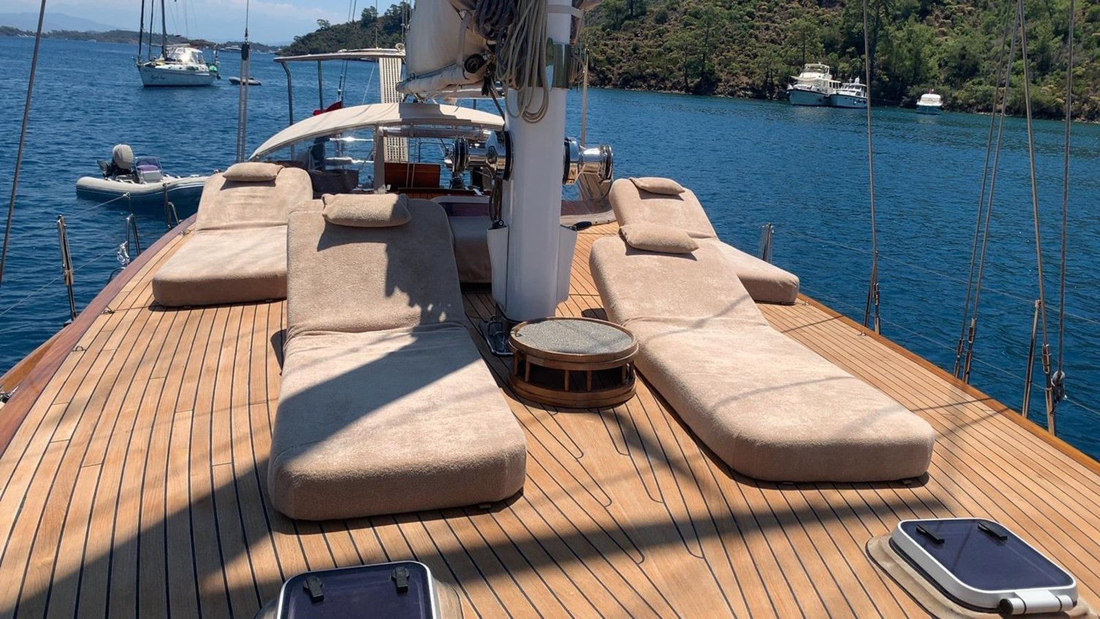 https://arconyachts.ams3.digitaloceanspaces.com/131758/conversions/large_4615525-optimize.jpg