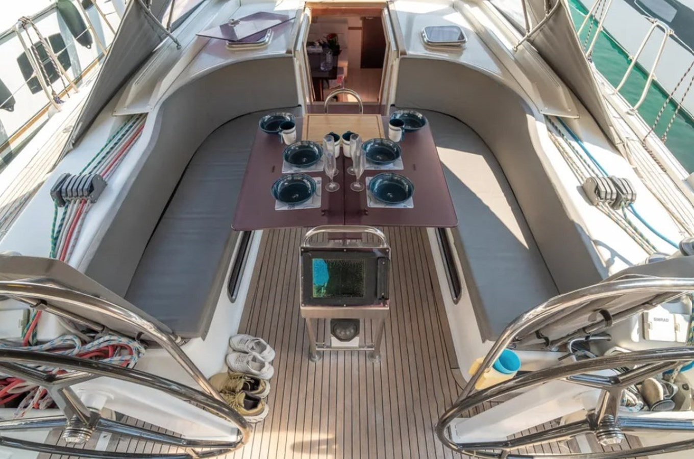 https://arconyachts.ams3.digitaloceanspaces.com/131768/conversions/large_4727755-optimize.jpg