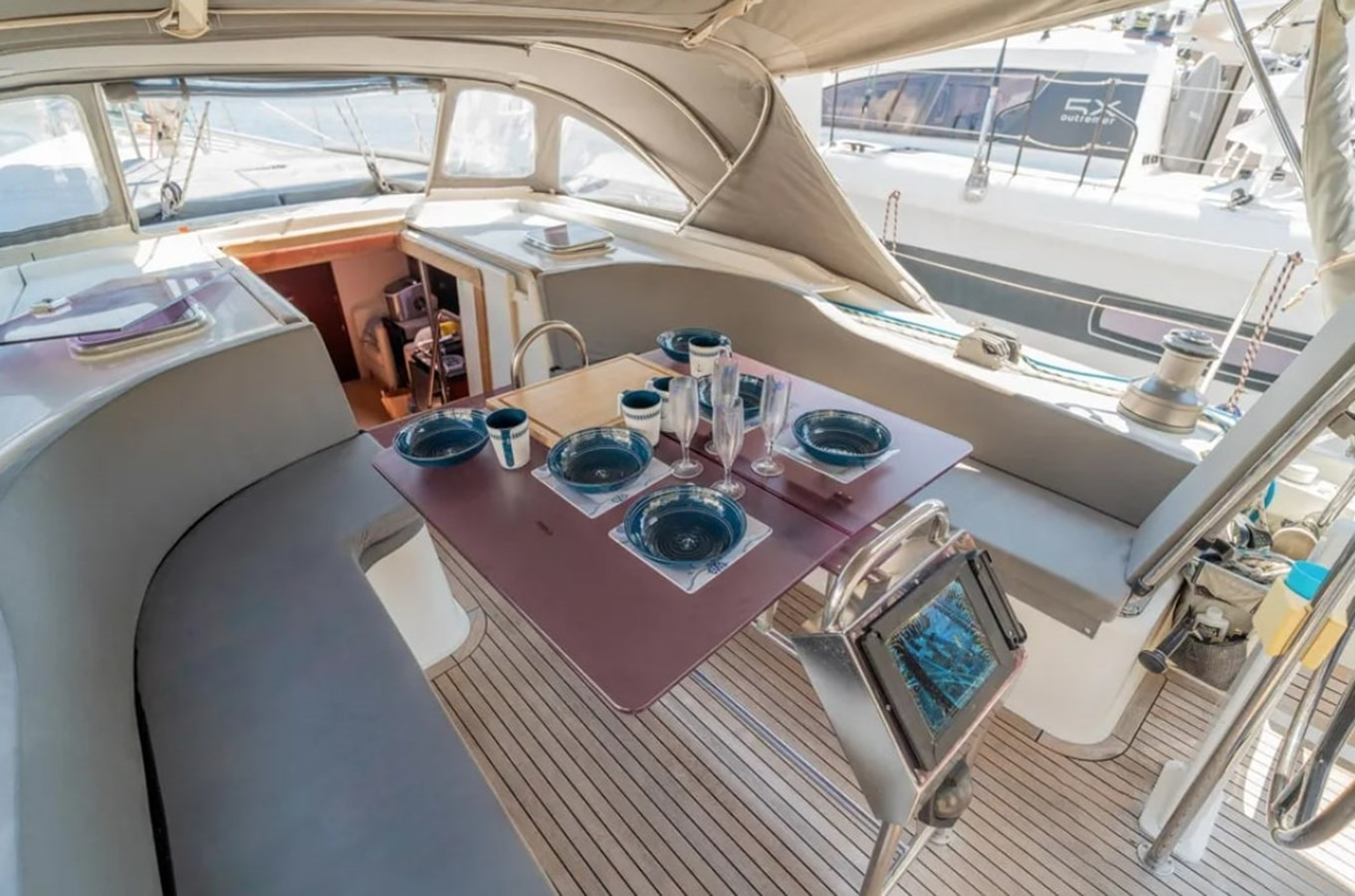 https://arconyachts.ams3.digitaloceanspaces.com/131771/conversions/large_4727756-optimize.jpg